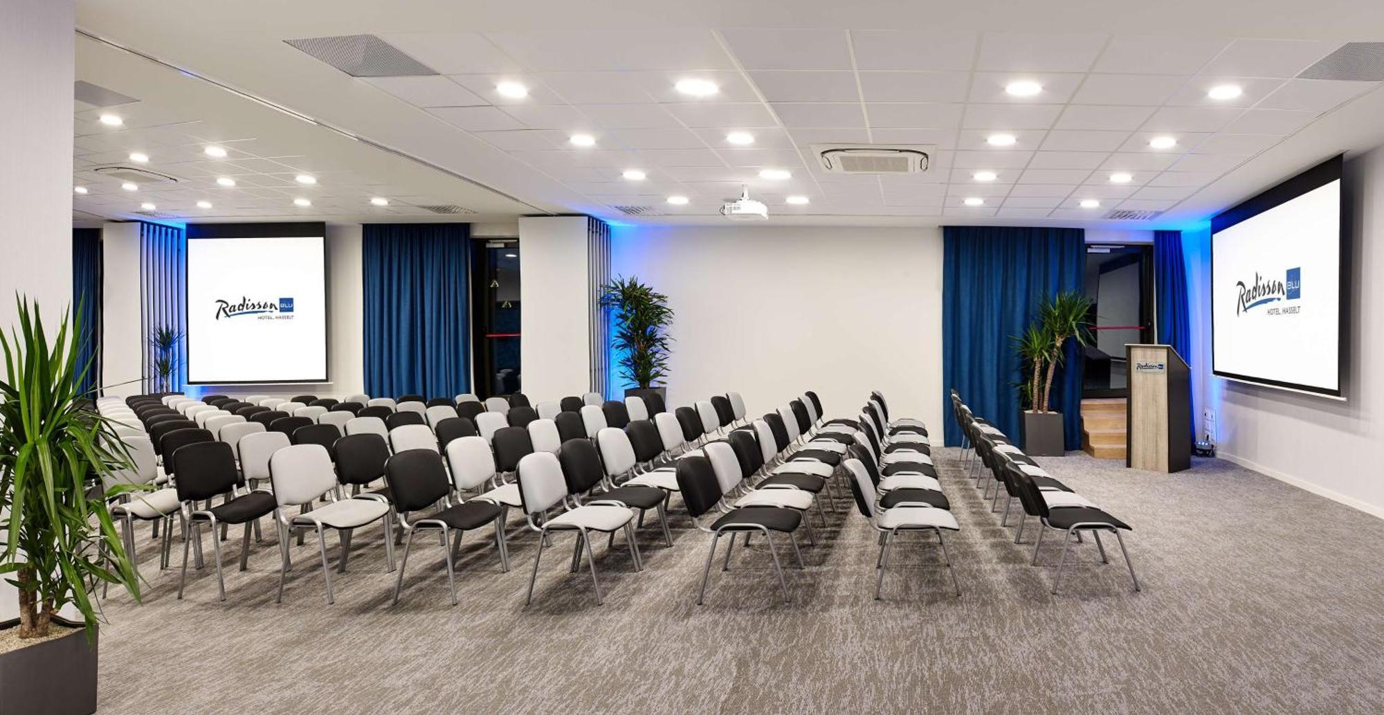 Hotel Radisson Blu Hotel, 4*