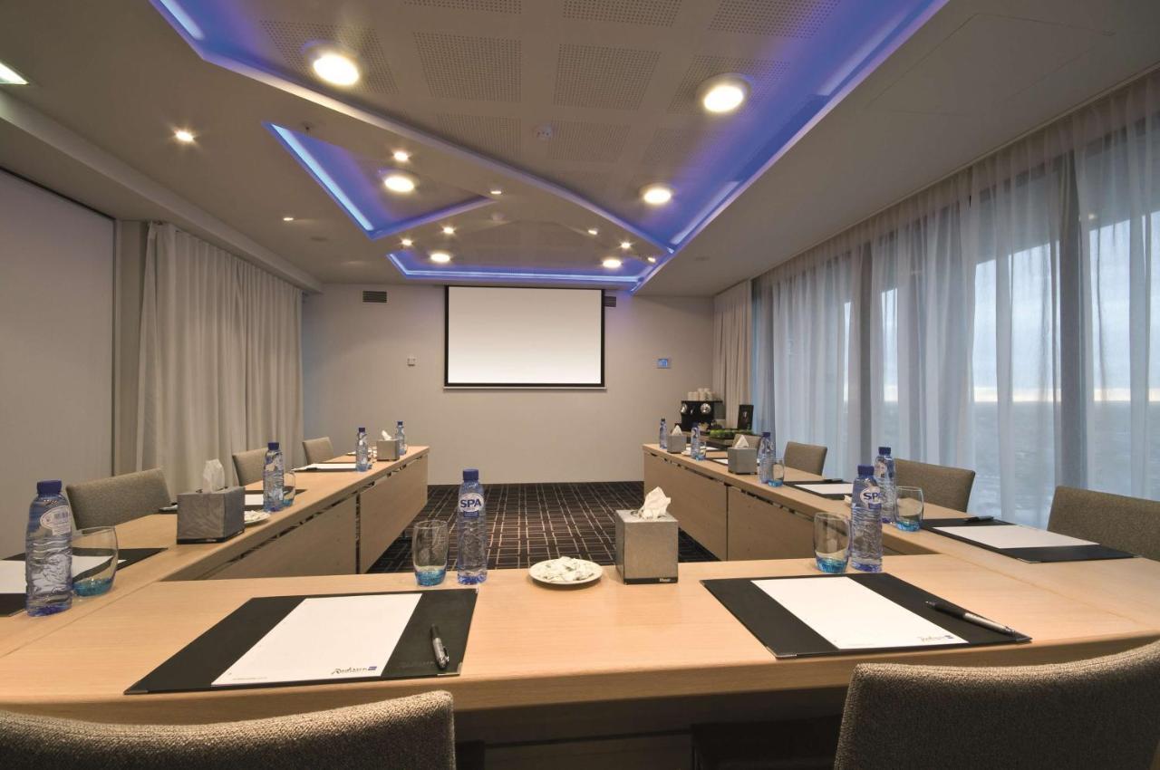 Radisson Blu Hotel, Hotel